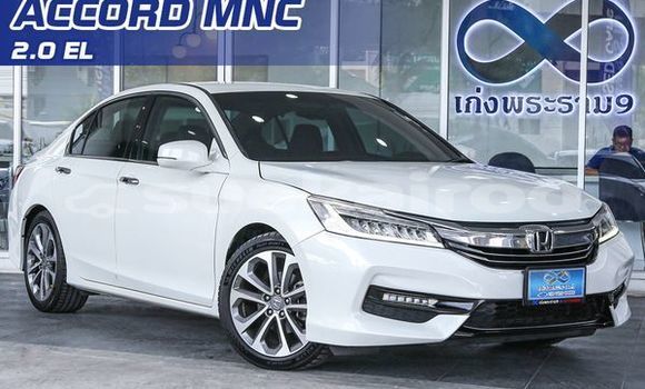 ซื้อ รถมือสอง Honda Accord ขาว รถยนต์ ใน %{เมือง} ใน กรุงเทพมหานคร