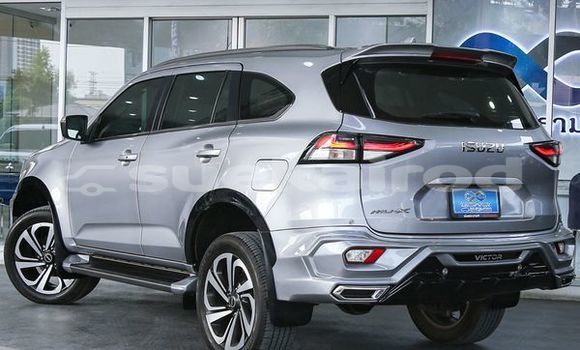 Buy Used Isuzu MU-X Silver Car in Bangkok in Bangkok Buy Used Isuzu MU-X Silver Car in Bangkok in Bangkok