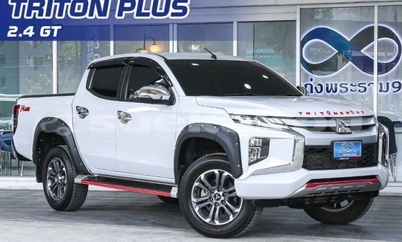 Buy Used Mitsubishi Triton White Car in Bangkok in Bangkok