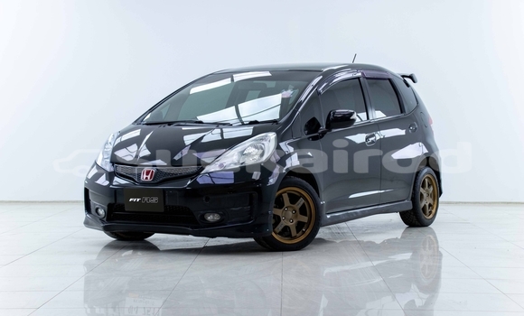 ซื้อ รถมือสอง Honda Jazz สีดำ รถยนต์ ใน %{เมือง} ใน สมุทรสาคร