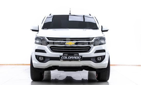 Buy Used Chevrolet Colorado White Car in Bangkok in Bangkok Buy Used Chevrolet Colorado White Car in Bangkok in Bangkok