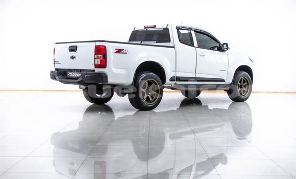 Buy Used Chevrolet Colorado White Car in Bangkok in Bangkok Buy Used Chevrolet Colorado White Car in Bangkok in Bangkok
