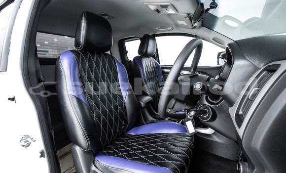 Buy Used Chevrolet Colorado White Car in Bangkok in Bangkok Buy Used Chevrolet Colorado White Car in Bangkok in Bangkok