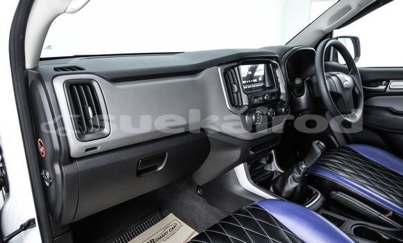 Buy Used Chevrolet Colorado White Car in Bangkok in Bangkok Buy Used Chevrolet Colorado White Car in Bangkok in Bangkok