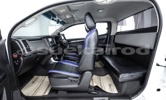 Buy Used Chevrolet Colorado White Car in Bangkok in Bangkok Buy Used Chevrolet Colorado White Car in Bangkok in Bangkok