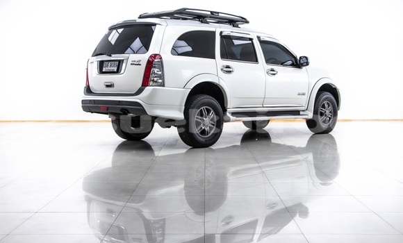 Buy Used Isuzu MU-7 White Car in Bangkok in Bangkok Buy Used Isuzu MU-7 White Car in Bangkok in Bangkok