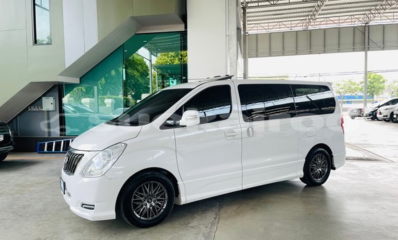 ซื้อ รถมือสอง Hyundai H1 ขาว รถยนต์ ใน %{เมือง} ใน กรุงเทพมหานคร