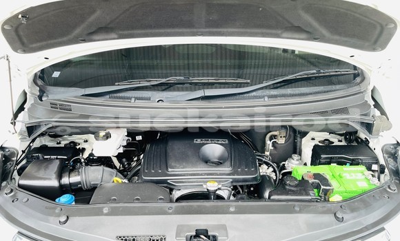 Buy Used Hyundai H1 White Car in Bangkok in Bangkok Buy Used Hyundai H1 White Car in Bangkok in Bangkok