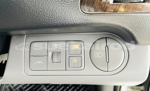 Buy Used Hyundai H1 White Car in Bangkok in Bangkok Buy Used Hyundai H1 White Car in Bangkok in Bangkok