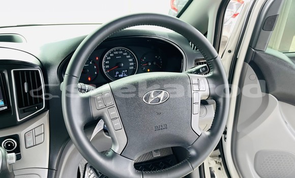 Buy Used Hyundai H1 White Car in Bangkok in Bangkok Buy Used Hyundai H1 White Car in Bangkok in Bangkok