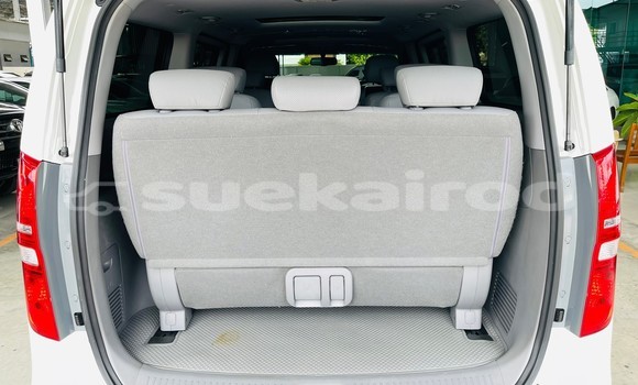 Buy Used Hyundai H1 White Car in Bangkok in Bangkok Buy Used Hyundai H1 White Car in Bangkok in Bangkok