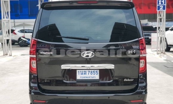 Buy Used Hyundai H1 Brown Car in Bangkok in Bangkok Buy Used Hyundai H1 Brown Car in Bangkok in Bangkok