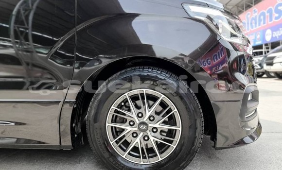 Buy Used Hyundai H1 Brown Car in Bangkok in Bangkok Buy Used Hyundai H1 Brown Car in Bangkok in Bangkok