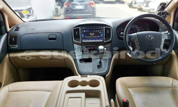 Buy Used Hyundai H1 Brown Car in Bangkok in Bangkok Buy Used Hyundai H1 Brown Car in Bangkok in Bangkok