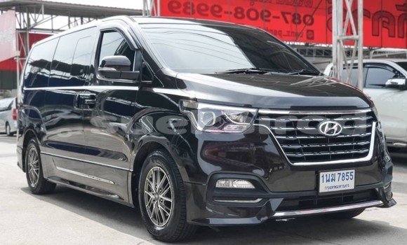 Buy Used Hyundai H1 Brown Car in Bangkok in Bangkok Buy Used Hyundai H1 Brown Car in Bangkok in Bangkok