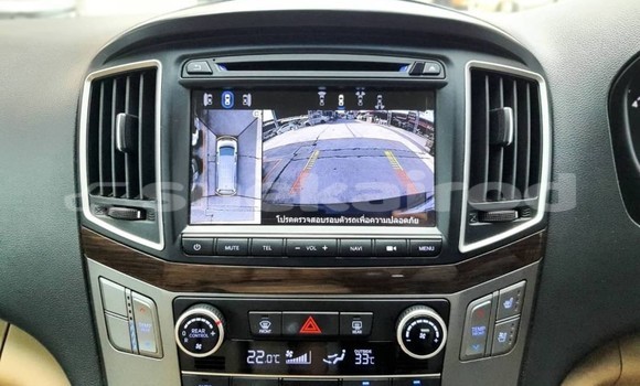 Buy Used Hyundai H1 Brown Car in Bangkok in Bangkok Buy Used Hyundai H1 Brown Car in Bangkok in Bangkok