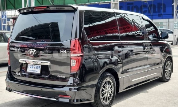 Buy Used Hyundai H1 Brown Car in Bangkok in Bangkok Buy Used Hyundai H1 Brown Car in Bangkok in Bangkok