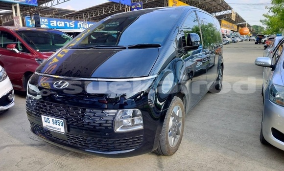ซื้อ รถมือสอง Hyundai Starex สีดำ รถยนต์ ใน %{เมือง} ใน กรุงเทพมหานคร