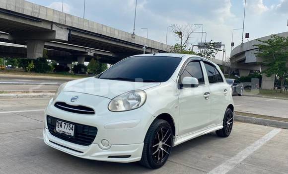 ซื้อ รถมือสอง Nissan March ขาว รถยนต์ ใน %{เมือง} ใน กรุงเทพมหานคร