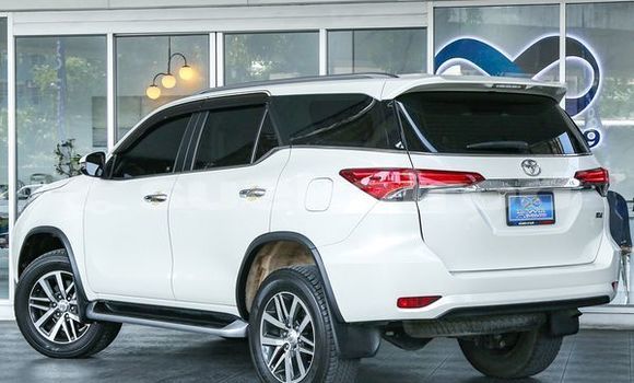 ซื้อ รถมือสอง Toyota Fortuner ขาว รถยนต์ ใน %{เมือง} ใน กรุงเทพมหานคร ซื้อ รถมือสอง Toyota Fortuner ขาว รถยนต์ ใน %{เมือง} ใน กรุงเทพมหานคร