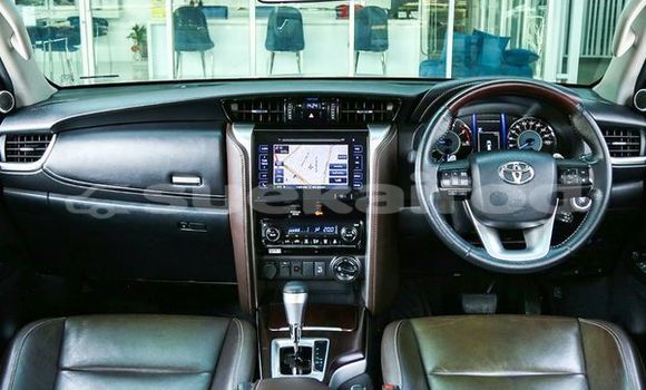 ซื้อ รถมือสอง Toyota Fortuner ขาว รถยนต์ ใน %{เมือง} ใน กรุงเทพมหานคร ซื้อ รถมือสอง Toyota Fortuner ขาว รถยนต์ ใน %{เมือง} ใน กรุงเทพมหานคร