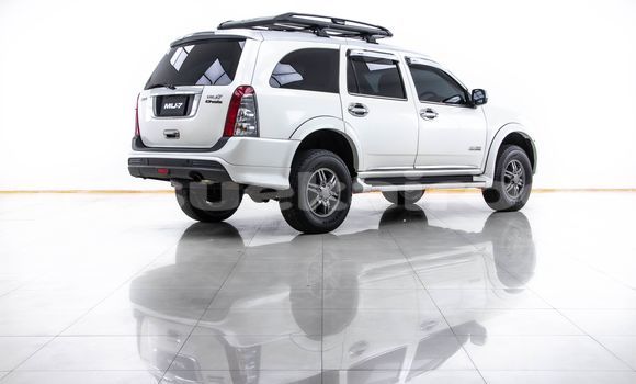 Buy Used Isuzu MU-7 White Car in Bangkok in Bangkok Buy Used Isuzu MU-7 White Car in Bangkok in Bangkok