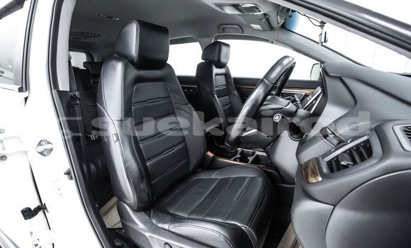 Buy Used Honda CR-V White Car in Bangkok in Bangkok Buy Used Honda CR-V White Car in Bangkok in Bangkok