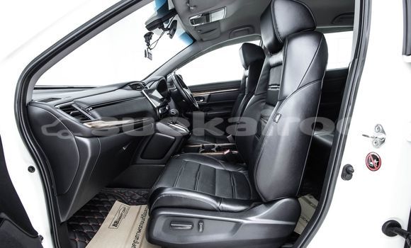 Buy Used Honda CR-V White Car in Bangkok in Bangkok Buy Used Honda CR-V White Car in Bangkok in Bangkok