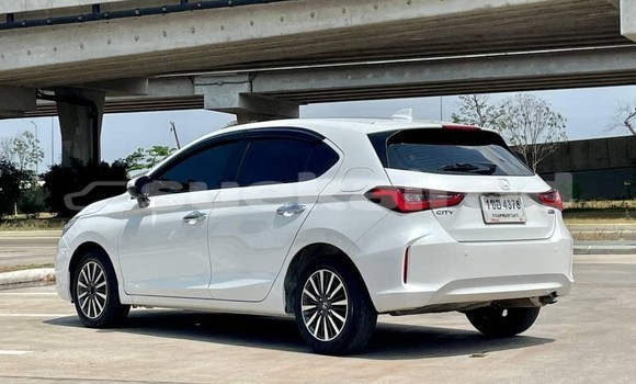 Buy Used Honda City White Car in Bangkok in Bangkok Buy Used Honda City White Car in Bangkok in Bangkok