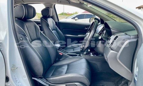 Buy Used Honda City White Car in Bangkok in Bangkok Buy Used Honda City White Car in Bangkok in Bangkok