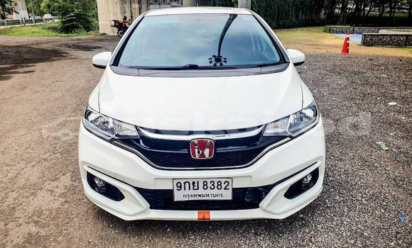 Buy Used Honda Jazz White Car in Bangkok in Bangkok Buy Used Honda Jazz White Car in Bangkok in Bangkok