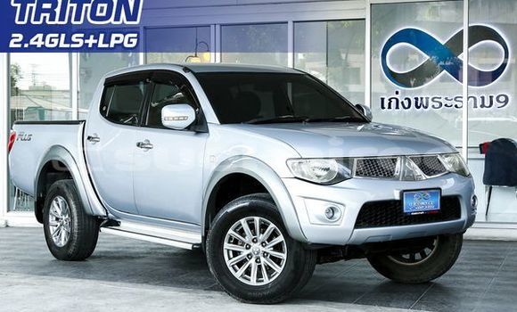 ซื้อ รถมือสอง Mitsubishi Triton เงิน รถยนต์ ใน %{เมือง} ใน กรุงเทพมหานคร