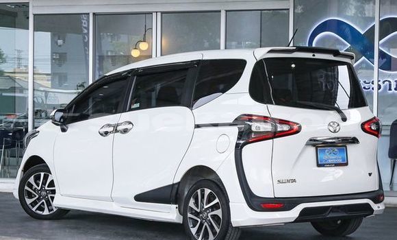 Buy Used Toyota Sienta White Car in Bangkok in Bangkok Buy Used Toyota Sienta White Car in Bangkok in Bangkok
