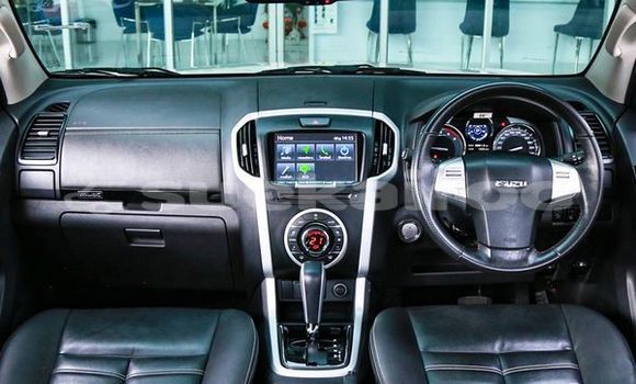 Buy Used Isuzu MU-X White Car in Bangkok in Bangkok Buy Used Isuzu MU-X White Car in Bangkok in Bangkok