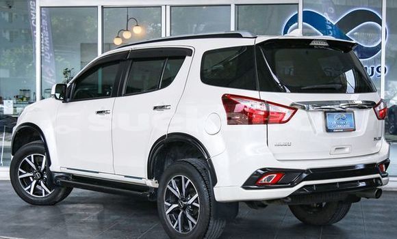 Buy Used Isuzu MU-X White Car in Bangkok in Bangkok Buy Used Isuzu MU-X White Car in Bangkok in Bangkok