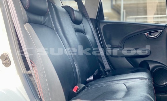 ซื้อ รถมือสอง Honda Jazz ขาว รถยนต์ ใน %{เมือง} ใน กรุงเทพมหานคร ซื้อ รถมือสอง Honda Jazz ขาว รถยนต์ ใน %{เมือง} ใน กรุงเทพมหานคร