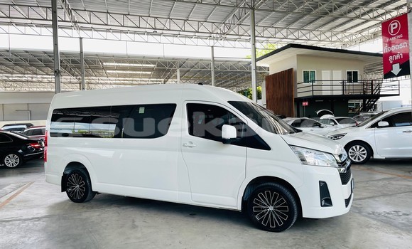 Buy Used Toyota Commuter White Car in Bangkok in Bangkok Buy Used Toyota Commuter White Car in Bangkok in Bangkok