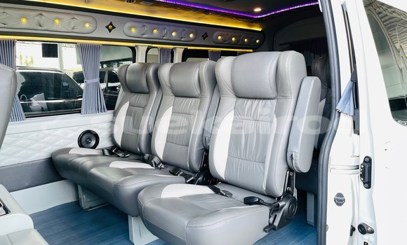 Buy Used Toyota Commuter White Car in Bangkok in Bangkok Buy Used Toyota Commuter White Car in Bangkok in Bangkok