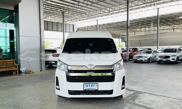 Buy Used Toyota Commuter White Car in Bangkok in Bangkok Buy Used Toyota Commuter White Car in Bangkok in Bangkok