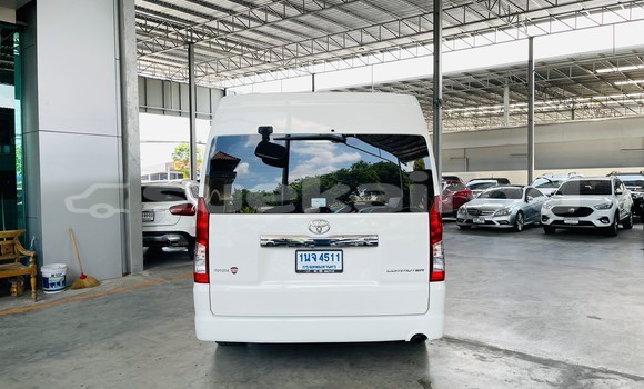 Buy Used Toyota Commuter White Car in Bangkok in Bangkok Buy Used Toyota Commuter White Car in Bangkok in Bangkok
