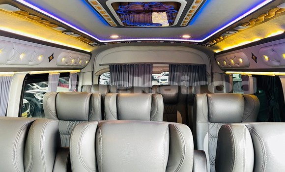 Buy Used Toyota Commuter White Car in Bangkok in Bangkok Buy Used Toyota Commuter White Car in Bangkok in Bangkok