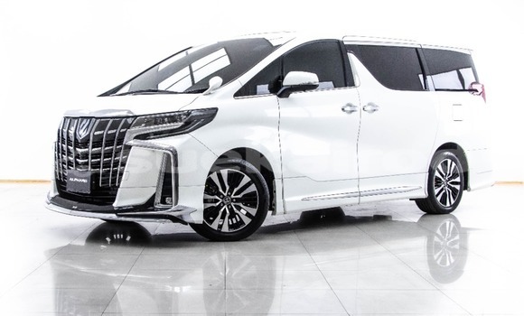 Buy Used Toyota Alphard White Car in Bangkok in Bangkok