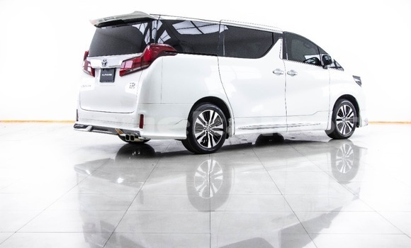 Buy Used Toyota Alphard White Car in Bangkok in Bangkok Buy Used Toyota Alphard White Car in Bangkok in Bangkok