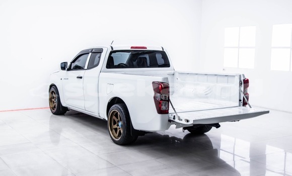 Buy Used Isuzu D-Max White Car in Bangkok in Bangkok Buy Used Isuzu D-Max White Car in Bangkok in Bangkok