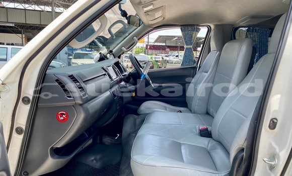 ซื้อ รถมือสอง Toyota Hiace ขาว รถยนต์ ใน %{เมือง} ใน กรุงเทพมหานคร ซื้อ รถมือสอง Toyota Hiace ขาว รถยนต์ ใน %{เมือง} ใน กรุงเทพมหานคร