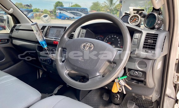 ซื้อ รถมือสอง Toyota Hiace ขาว รถยนต์ ใน %{เมือง} ใน กรุงเทพมหานคร ซื้อ รถมือสอง Toyota Hiace ขาว รถยนต์ ใน %{เมือง} ใน กรุงเทพมหานคร