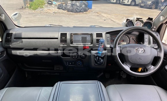 ซื้อ รถมือสอง Toyota Hiace ขาว รถยนต์ ใน %{เมือง} ใน กรุงเทพมหานคร ซื้อ รถมือสอง Toyota Hiace ขาว รถยนต์ ใน %{เมือง} ใน กรุงเทพมหานคร