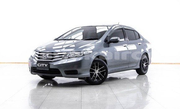 ซื้อ รถมือสอง Honda City อื่น ๆ รถยนต์ ใน %{เมือง} ใน กรุงเทพมหานคร
