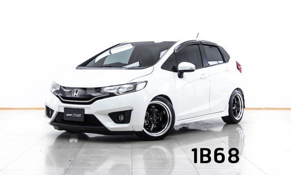Buy Used Honda Jazz White Car in Bangkok in Bangkok Buy Used Honda Jazz White Car in Bangkok in Bangkok