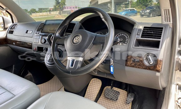 Buy Used Volkswagen Caravelle Silver Car in Bangkok in Bangkok Buy Used Volkswagen Caravelle Silver Car in Bangkok in Bangkok